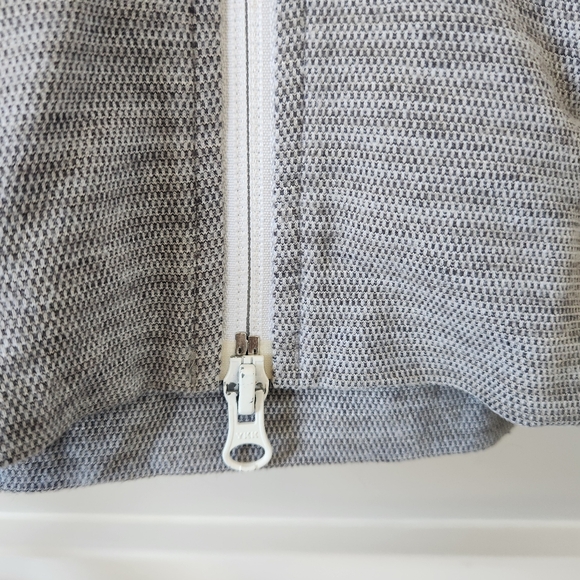 Lululemon In Stride Jacket Gray with White Logo Size 4 - Picture 9 of 9